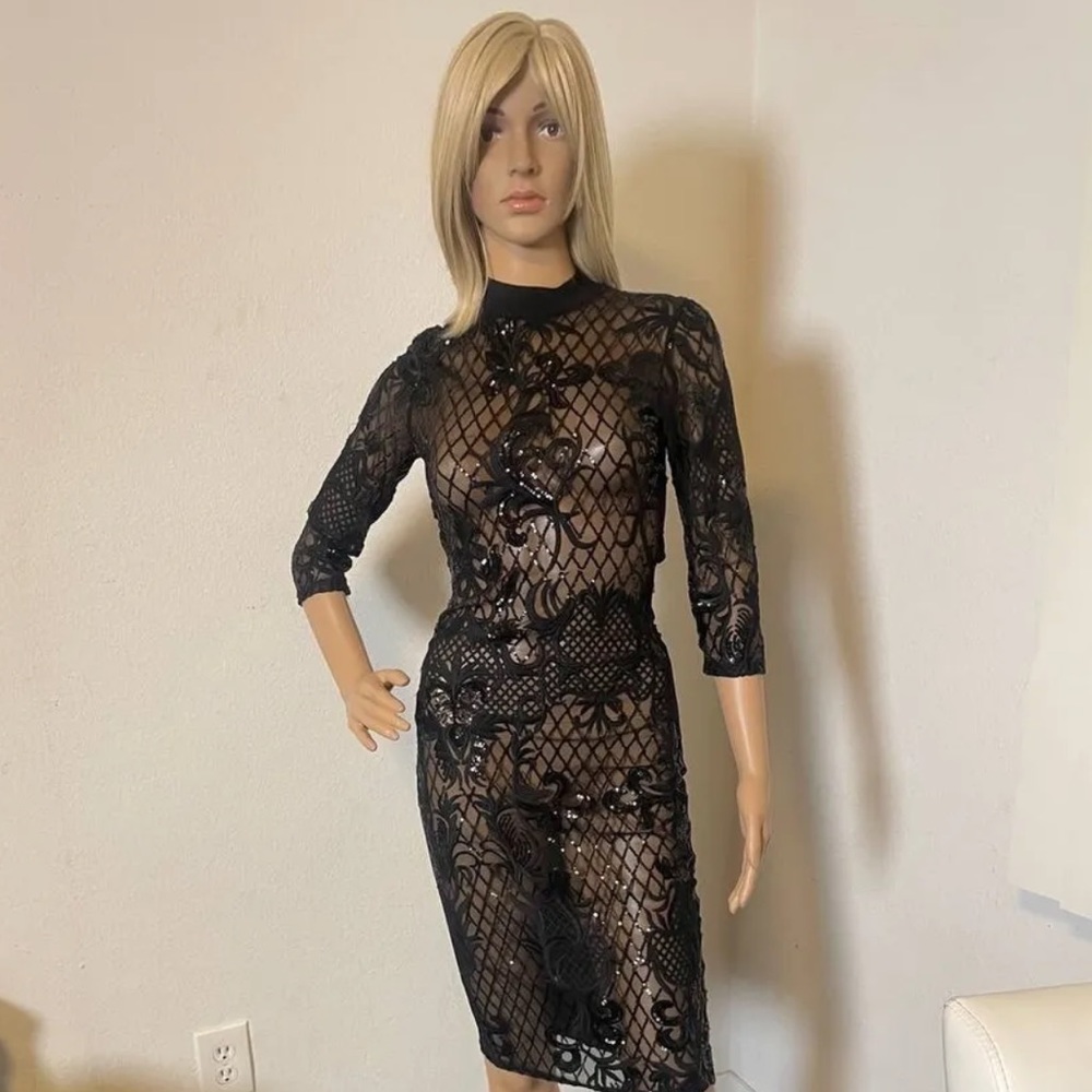 Velvet Three-Quarter Sleeve Baroque Lace Mini-Long Dress - Size S